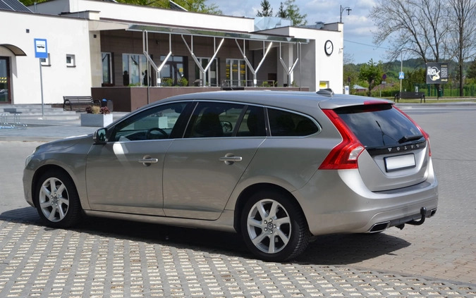 Volvo V60 cena 45000 przebieg: 257000, rok produkcji 2015 z Pińczów małe 154